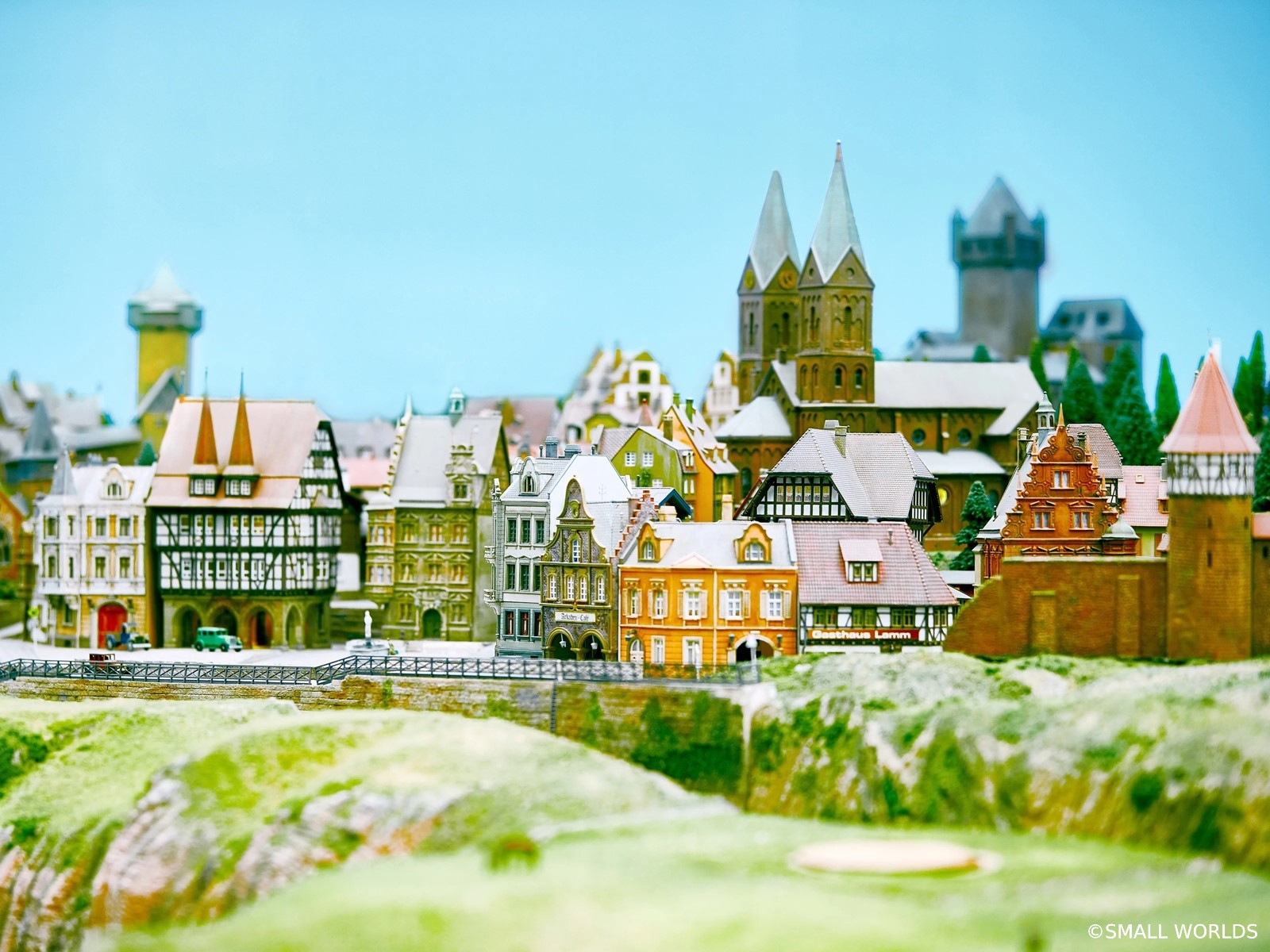 SKYTREE® ENJOY PACK SMALL WORLDS miniature museum Plan