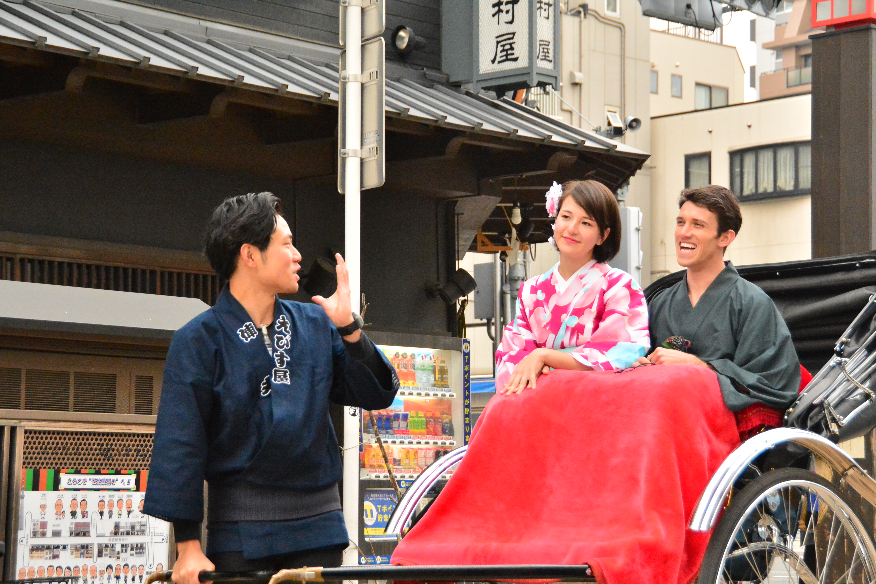 Rickshaw Tour Around Kaminarimon / One section by Ebisuya Asakusa