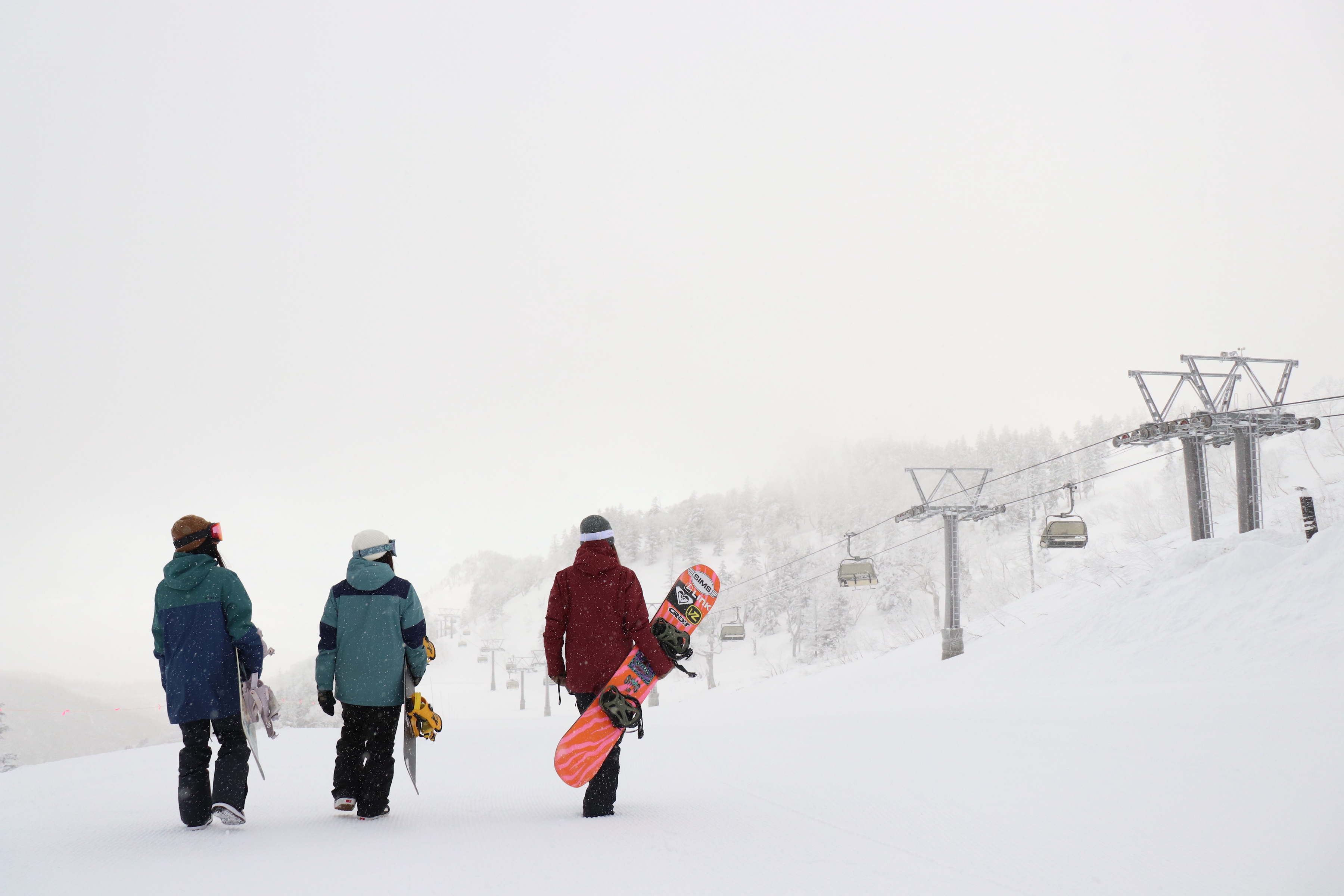 Kawaba Ski Resort Lift 1-day Package (1,000-yen meal + 500-yen gift ticket + POWDER LOUNGE usage tickets included)