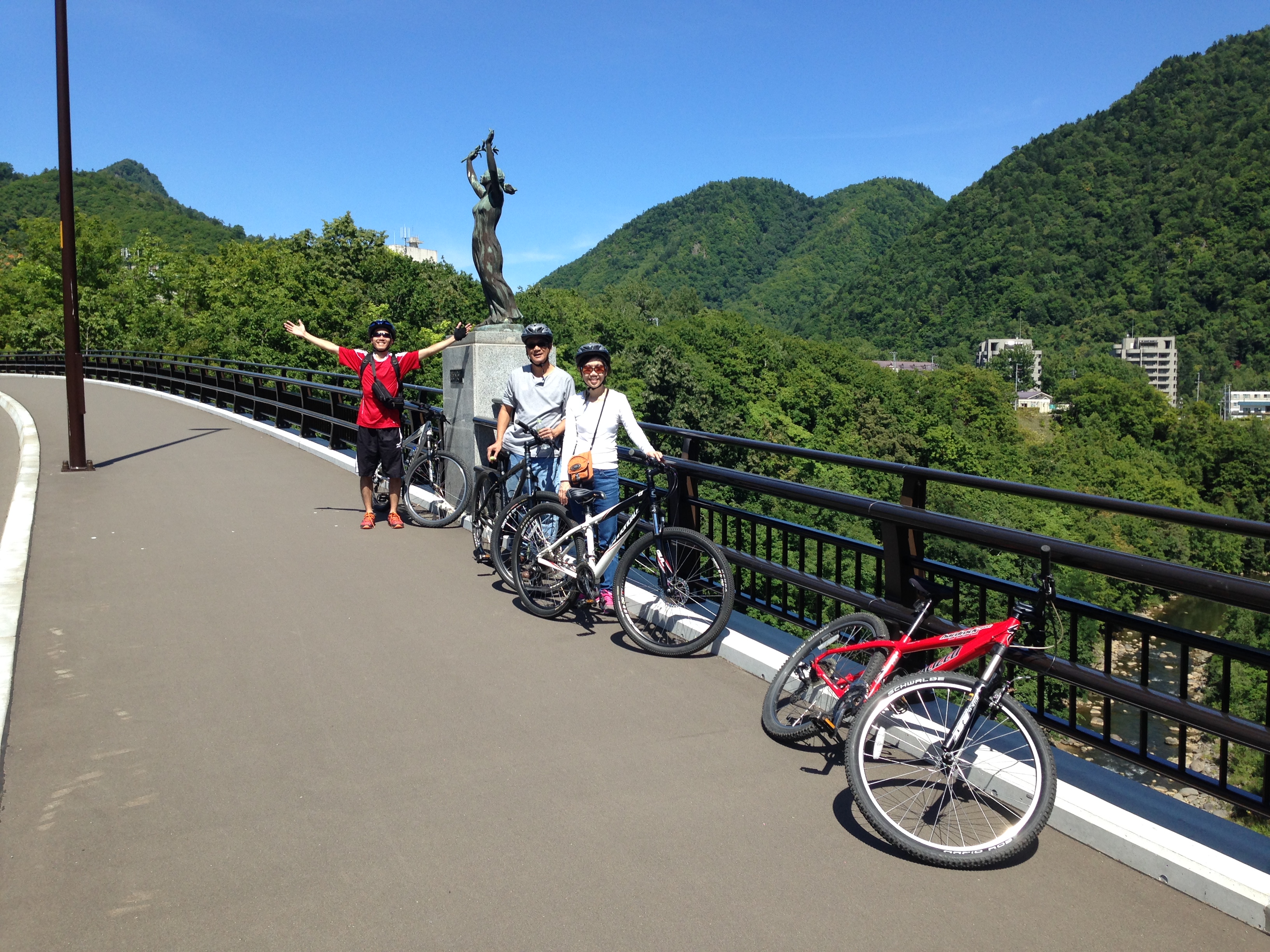 【無料送迎付き】サイクリングガイド付き　MTB豊平峡温泉＆インドカレー 半日ツアー