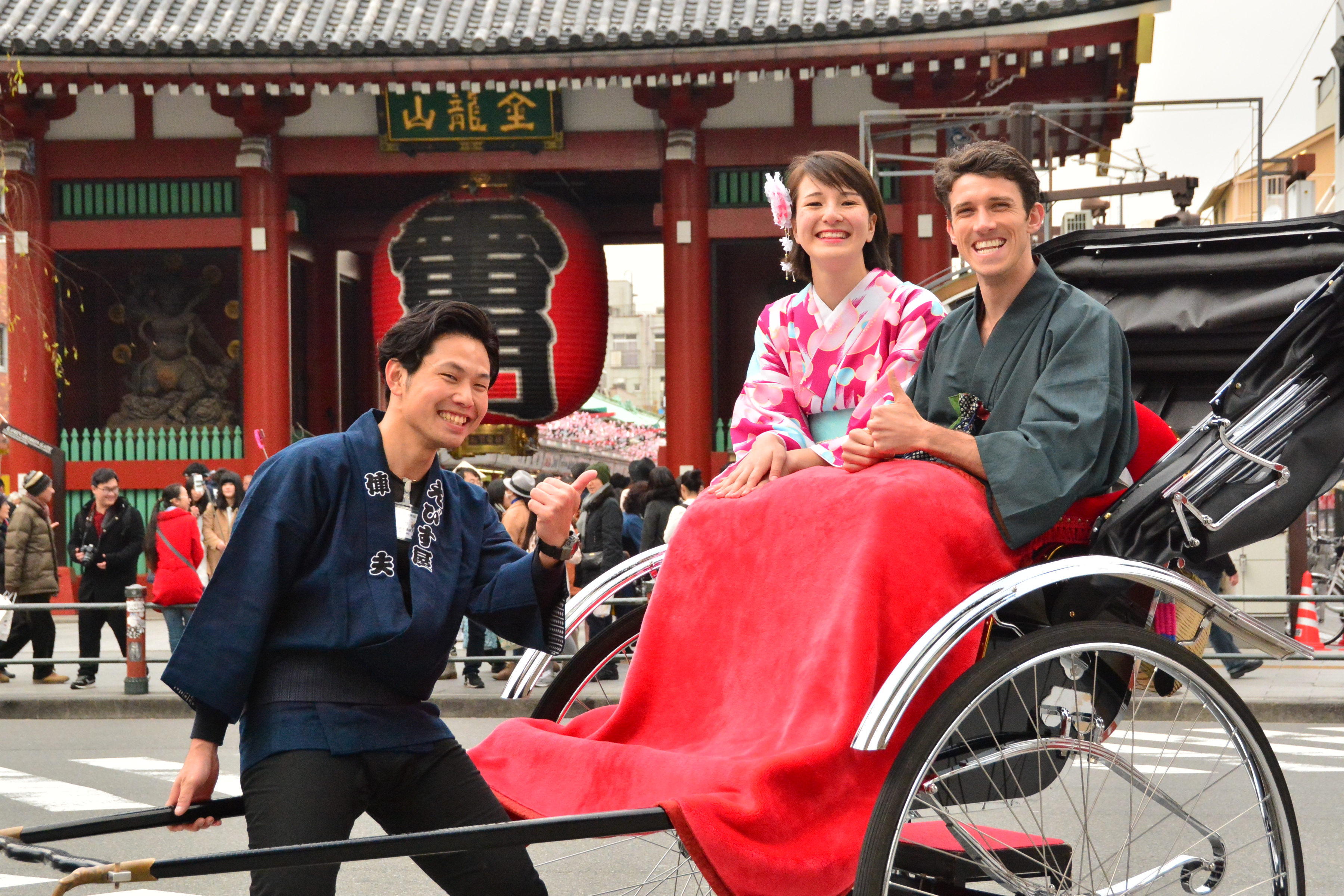 Tokyo Rickshaw Tour: East–West Asakusa 30-Minute Charter by Ebisuya